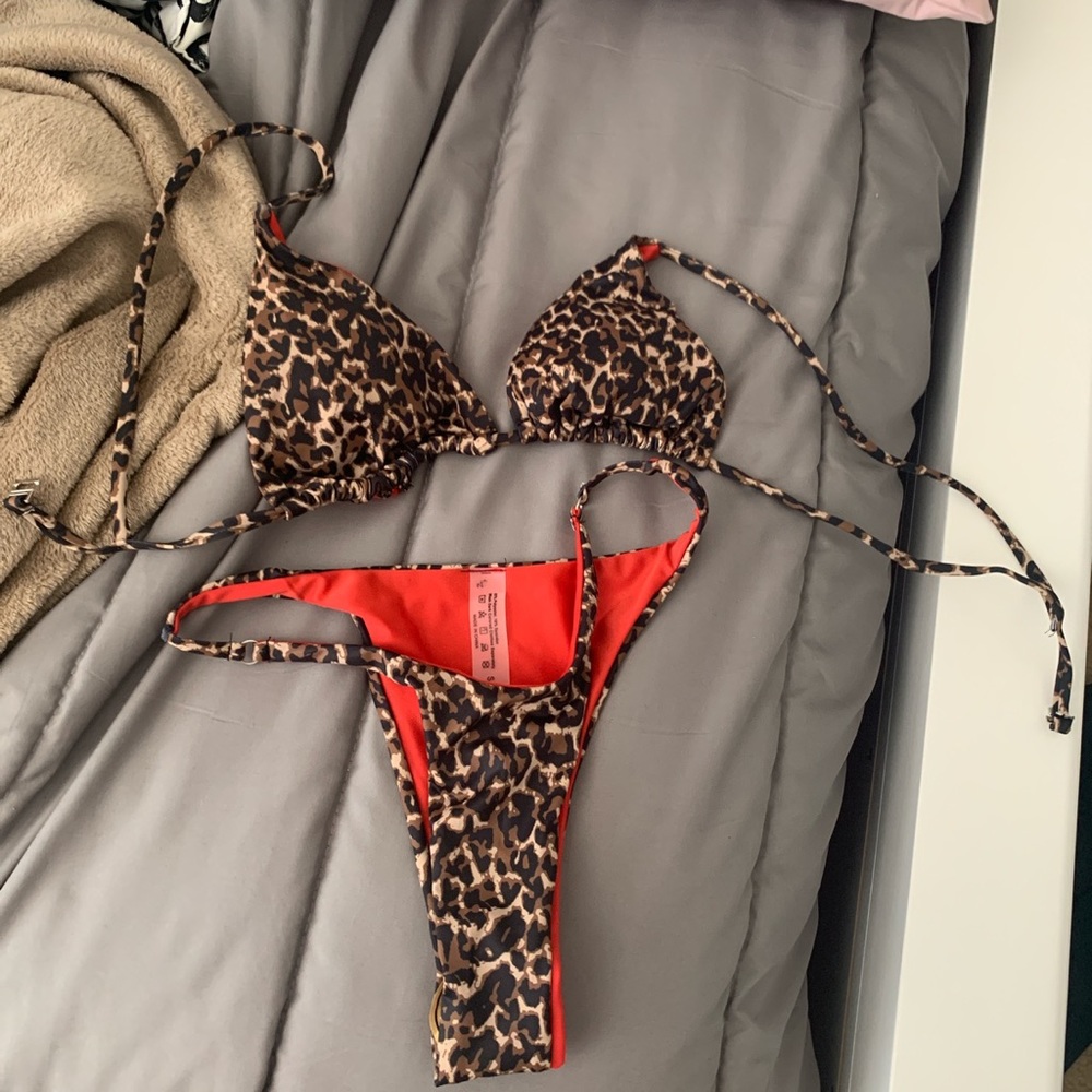 Cheetah print bikini never worn!